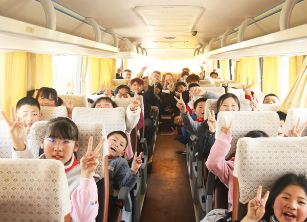 중국 위난시 차교난진류수 아동서비스센터 봉사활동