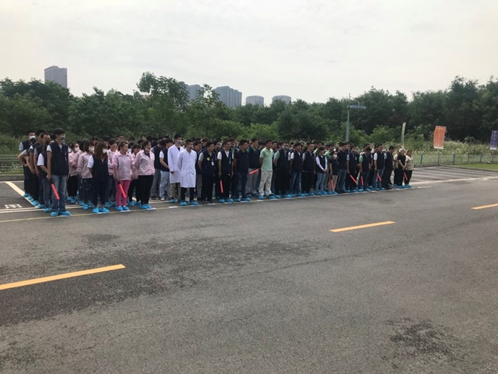 灾难发生后，大家都以最快的速度抵达了集结点
