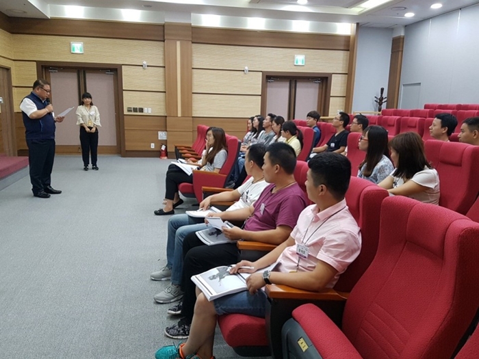 本社河常务对学员们进行领导力培训，学员们都受益匪浅